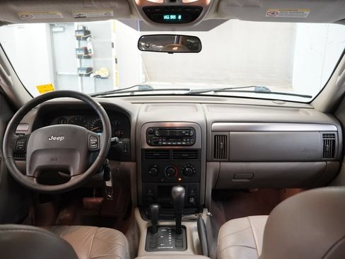 Used 2004 Jeep Grand Cherokee Laredo w/ Cold Weather Group AWD/4WD image 19