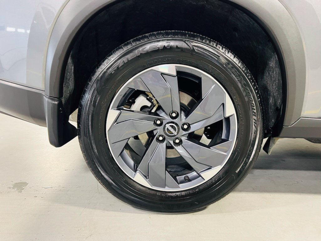 Used 2026 Nissan Rogue SV w/ SV Premium Package FWD image 11