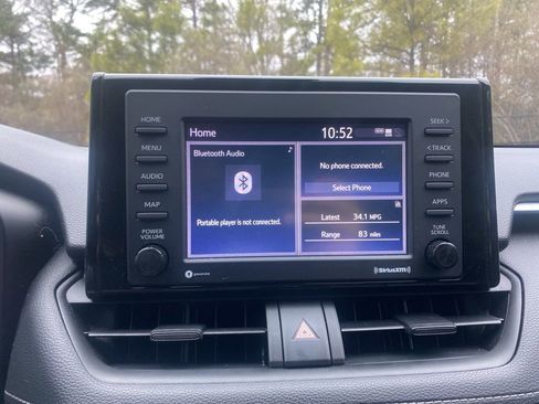 Used 2022 Toyota RAV4 LE image 20