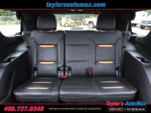 Used 2024 GMC Yukon AT4 w/ Technology Package AWD/4WD image 7