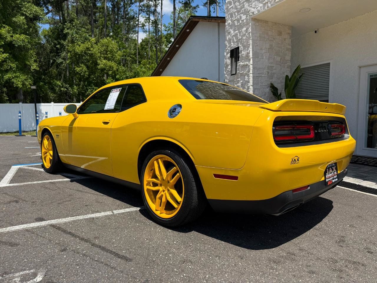 Used 2019 Dodge Challenger R/T RWD image 12