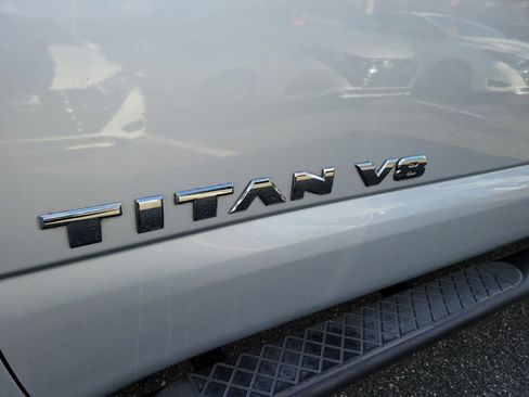 Used 2020 Nissan Titan SV w/ SV Convenience Package image 10
