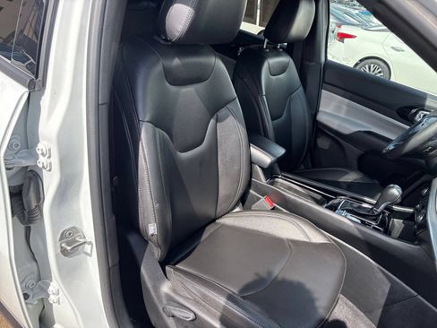 Used 2025 Jeep Compass Limited AWD/4WD image 37