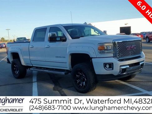 Used 2015 GMC Sierra 2500 Denali image 2