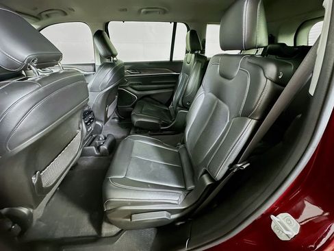 Used 2022 Jeep Grand Cherokee L Limited w/ Luxury Tech Group II image 15