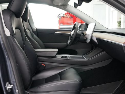 Used 2023 Tesla Model Y Long Range AWD/4WD image 31