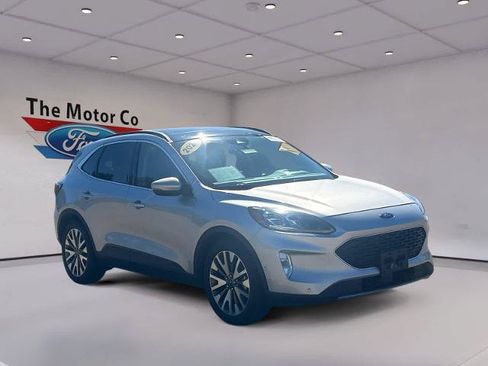 Certified 2020 Ford Escape Titanium FWD image 2