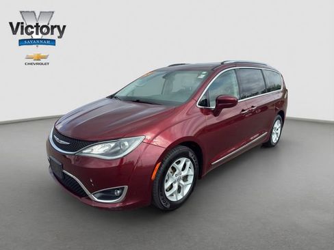 Used 2017 Chrysler Pacifica Touring-L Plus image 3