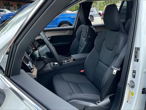 New 2026 Volvo XC90 B5 Plus w/ Protection Package Premier image 28