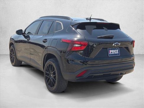 Used 2024 Chevrolet Trax RS FWD image 8
