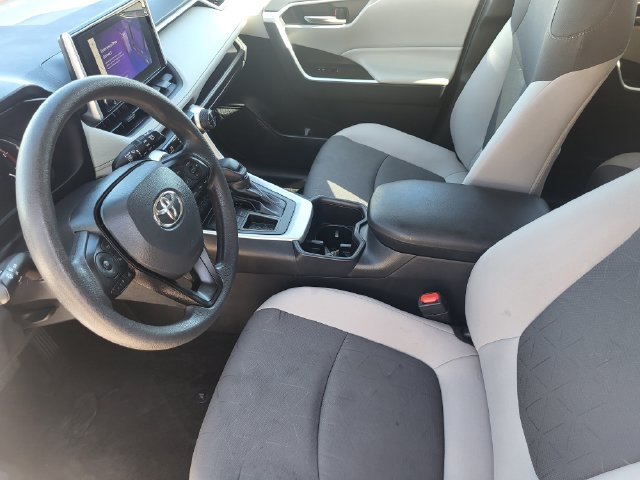 Used 2025 Toyota RAV4 XLE FWD image 12