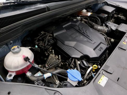 Used 2023 Kia Carnival EX FWD image 18