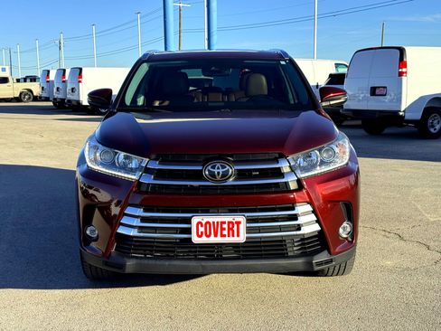Used 2019 Toyota Highlander Limited image 3