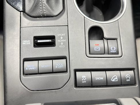 Used 2021 Toyota Highlander XSE image 16