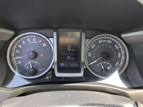 Used 2019 Toyota Tacoma SR5 RWD image 29