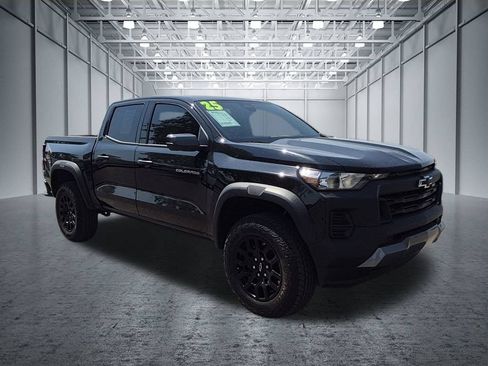 Certified 2025 Chevrolet Colorado Trail Boss AWD/4WD image 4