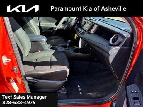 Used 2015 Toyota RAV4 LE image 17