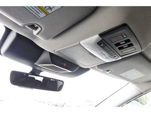 Used 2024 Nissan Pathfinder SL w/ SL Premium Package image 25