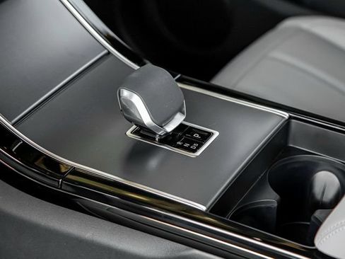 Certified 2026 Land Rover Range Rover Evoque S AWD/4WD image 19