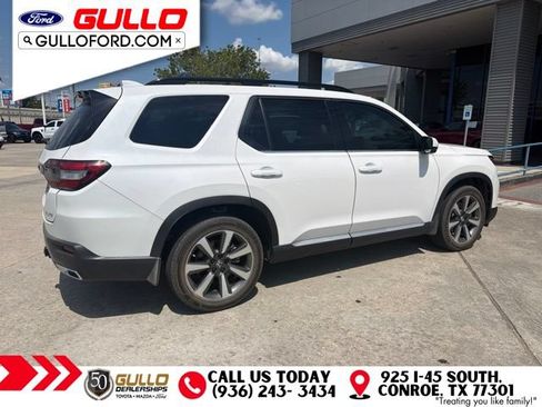 Used 2025 Honda Pilot Elite image 3