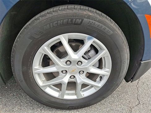 Used 2024 Chevrolet Equinox LS w/ LS Convenience Package image 8