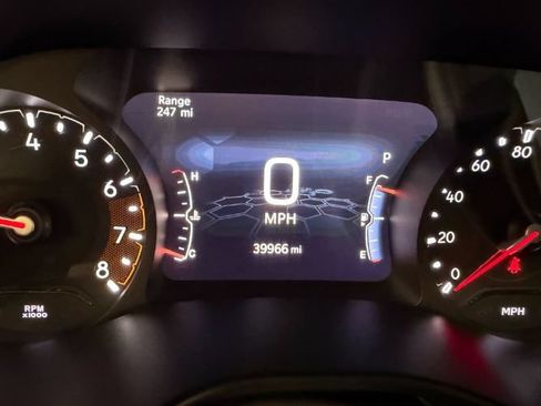 Used 2025 Jeep Compass Trailhawk AWD/4WD image 16