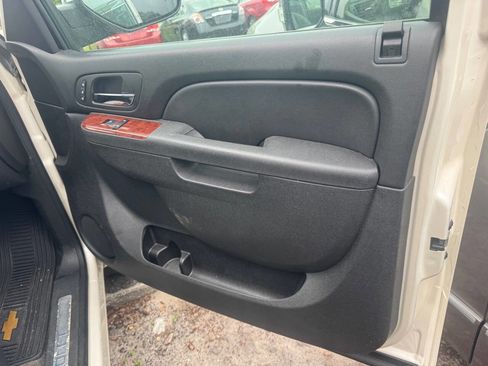 Used 2013 Chevrolet Tahoe LTZ image 16