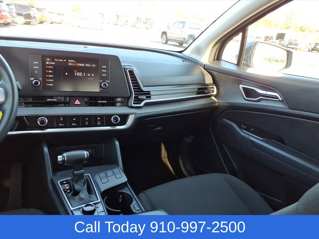 Used 2024 Kia Sportage LX FWD image 24