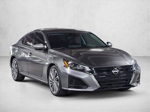 Used 2023 Nissan Altima 2.5 SL FWD image 3