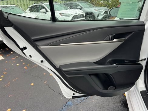 Used 2026 Toyota Camry SE image 21