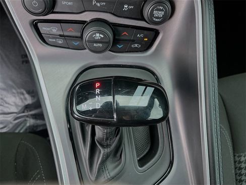 Used 2022 Dodge Challenger SXT w/ Driver Convenience Group image 16