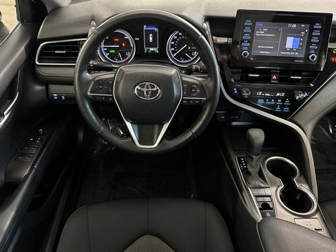 Used 2021 Toyota Camry LE image 14