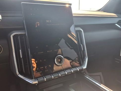 New 2025 GMC Acadia Elevation w/ Super Cruise Package image 12