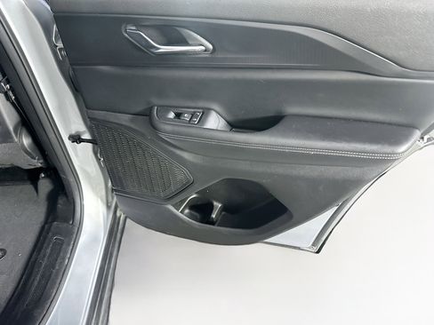 Used 2024 Jeep Grand Cherokee Altitude image 28