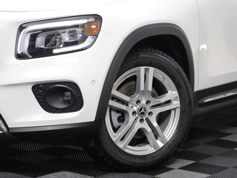 Used 2021 Mercedes-Benz GLB 250 4MATIC image 3