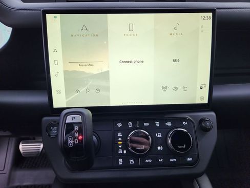 New 2026 Land Rover Defender 110 OCTA AWD/4WD image 15