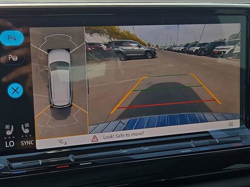 Used 2025 Volkswagen Atlas SEL Premium R-Line image 21