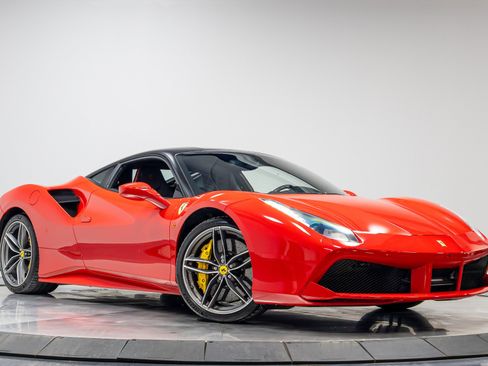 Used 2018 Ferrari 488 GTB image 45