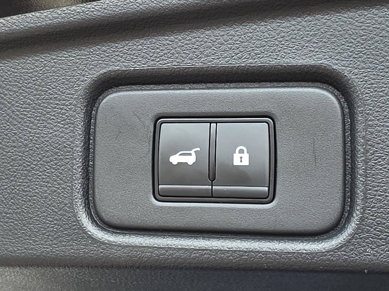 Used 2025 Nissan Pathfinder SV FWD image 34