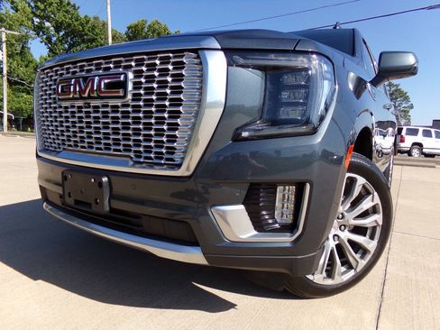 Used 2021 GMC Yukon Denali w/ Denali Ultimate Package AWD/4WD image 12
