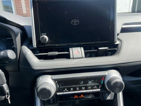 Used 2024 Toyota RAV4 LE AWD/4WD image 10