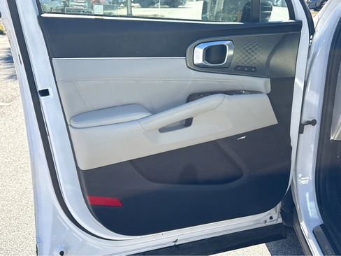 Used 2022 Kia Sorento SX image 28