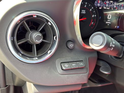 Used 2020 Chevrolet Camaro SS RWD image 17