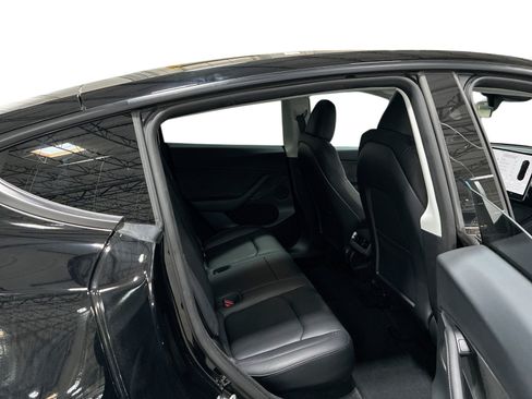 Certified 2023 Tesla Model Y Long Range AWD/4WD image 11