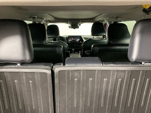 Used 2021 Toyota Highlander Platinum image 14