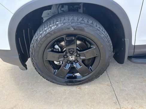 Certified 2025 Honda Ridgeline Black Edition image 27