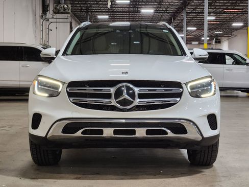 Used 2021 Mercedes-Benz GLC 300 SUV image 2
