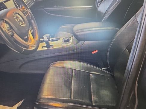 Used 2015 Jeep Grand Cherokee Limited w/ Luxury Group II image 8