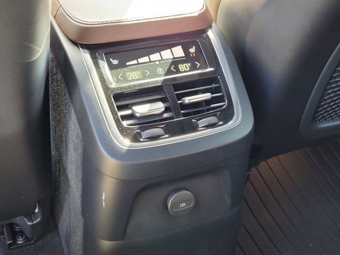 Certified 2023 Volvo XC90 T8 Plus w/ Protection Package Premier image 15