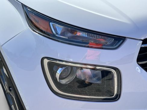 New 2025 Hyundai Venue SEL FWD image 11